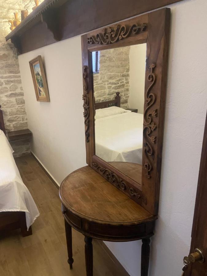 Konaku Guest House Гірокастра Екстер'єр фото