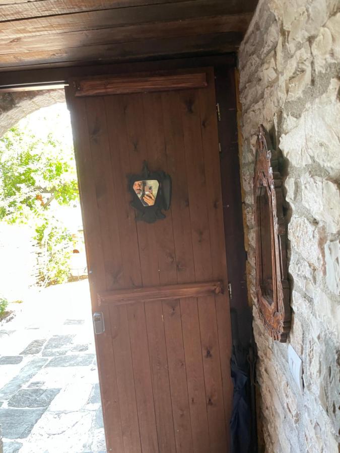 Konaku Guest House Гірокастра Екстер'єр фото