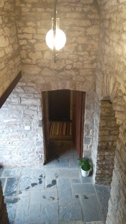 Konaku Guest House Гірокастра Екстер'єр фото