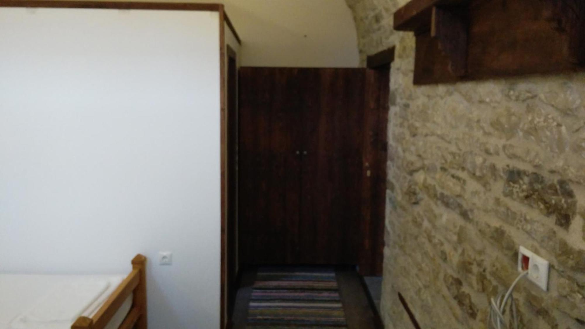 Konaku Guest House Гірокастра Екстер'єр фото