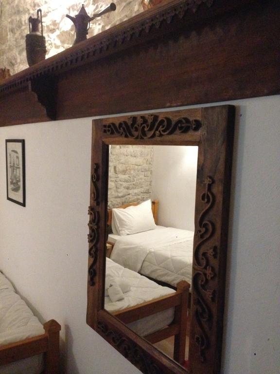 Konaku Guest House Гірокастра Екстер'єр фото