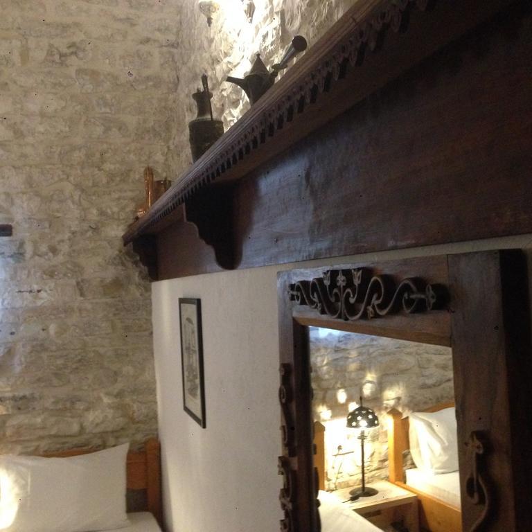Konaku Guest House Гірокастра Екстер'єр фото