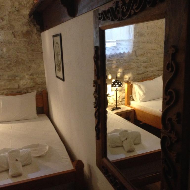 Konaku Guest House Гірокастра Екстер'єр фото