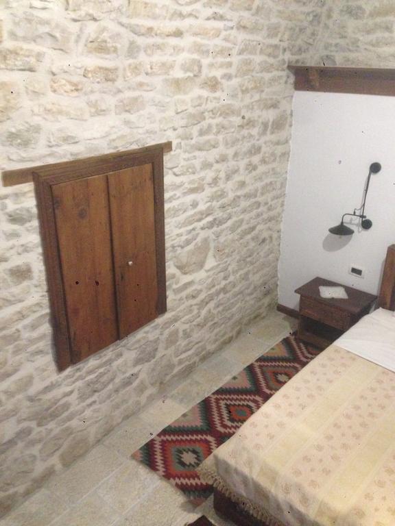 Konaku Guest House Гірокастра Екстер'єр фото