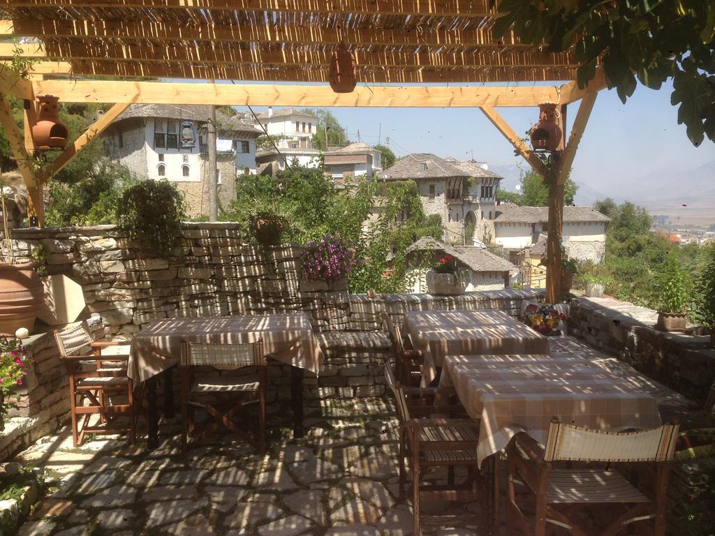 Konaku Guest House Гірокастра Екстер'єр фото