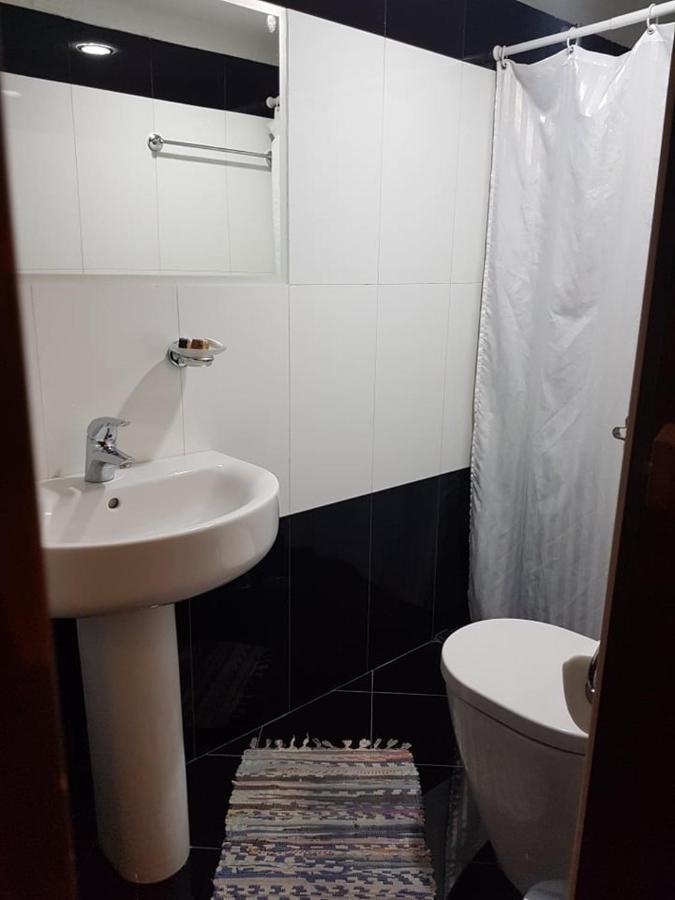 Konaku Guest House Гірокастра Екстер'єр фото