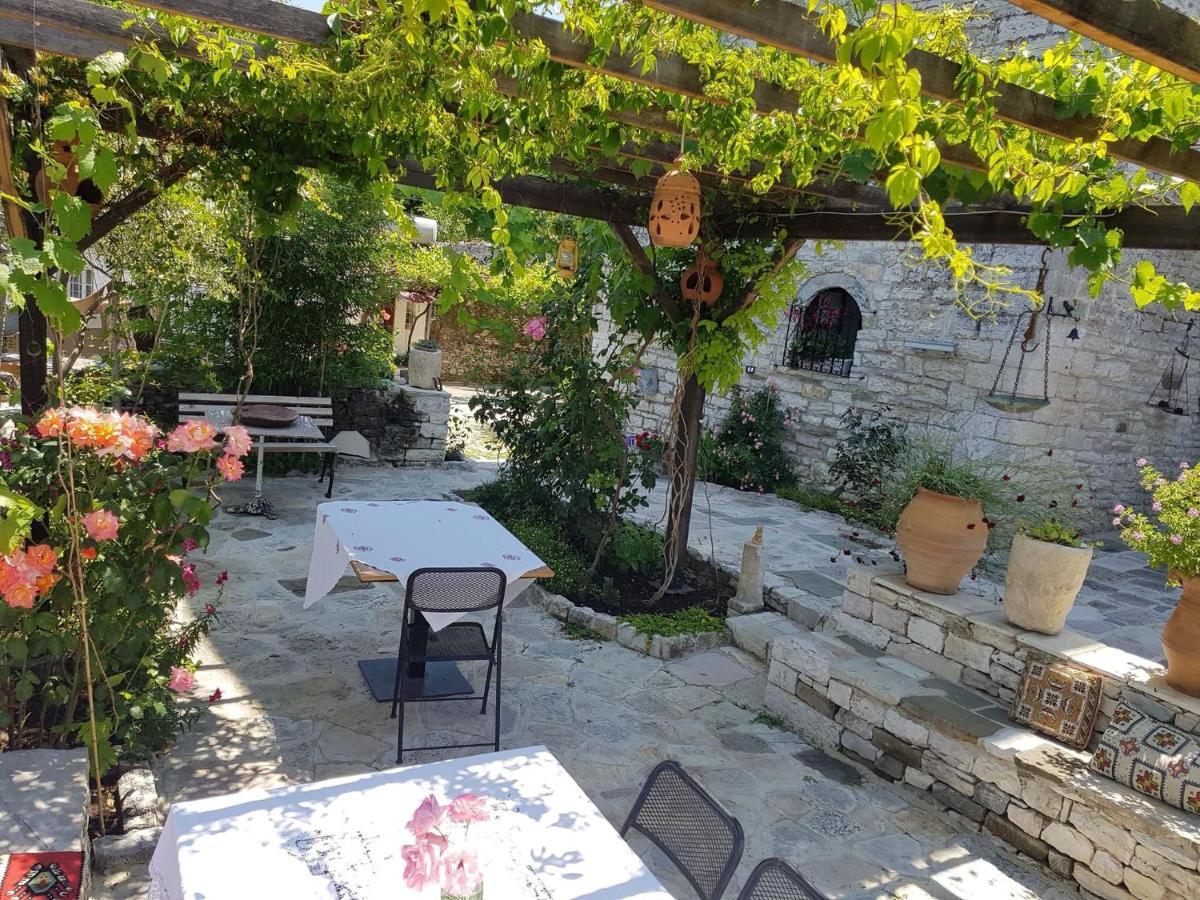 Konaku Guest House Гірокастра Екстер'єр фото